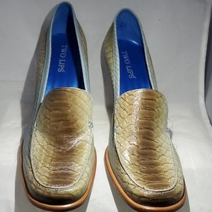 Two Lips women high hee shoe